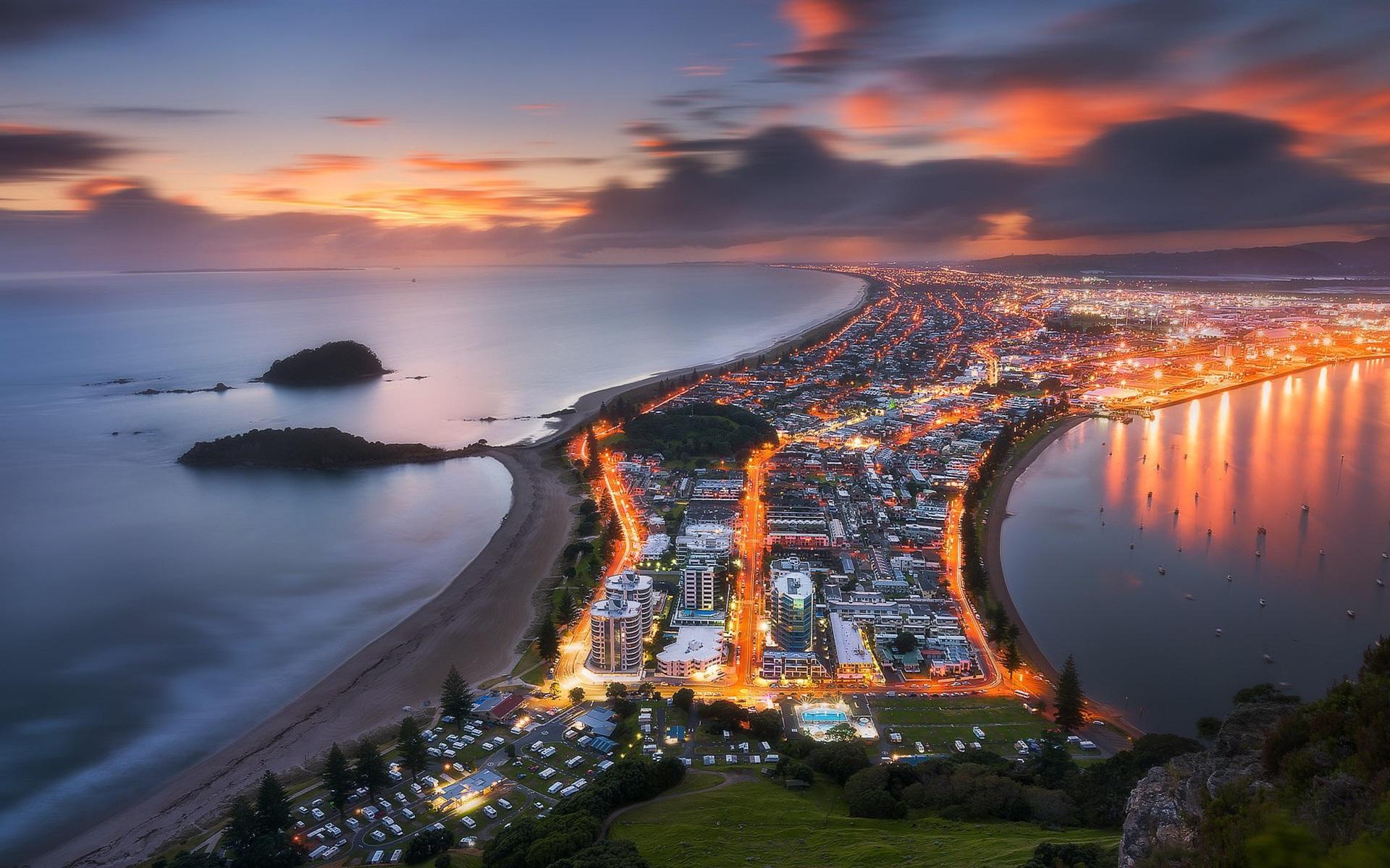 New-Zealand-Tauranga-city-top-view-lights-dusk-sea_1920x1200.jpg
